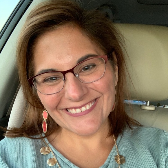 Meet your Posher, Anne - Picture 2 of 3